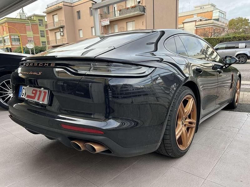 Usata Porsche Panamera Platinum Edition 330 CV (242 kW) 2022 Nero Utilitaria