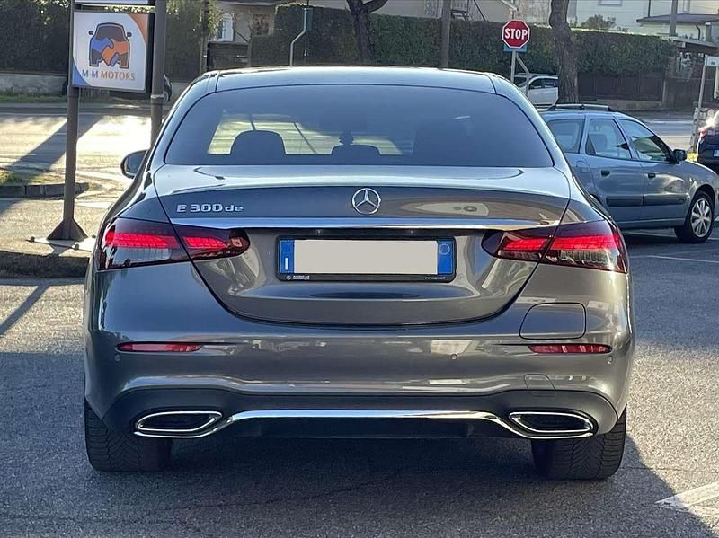 Usata Mercedes E300 Premium Plus 194 CV (142 kW) 2020 Grigio Berlina