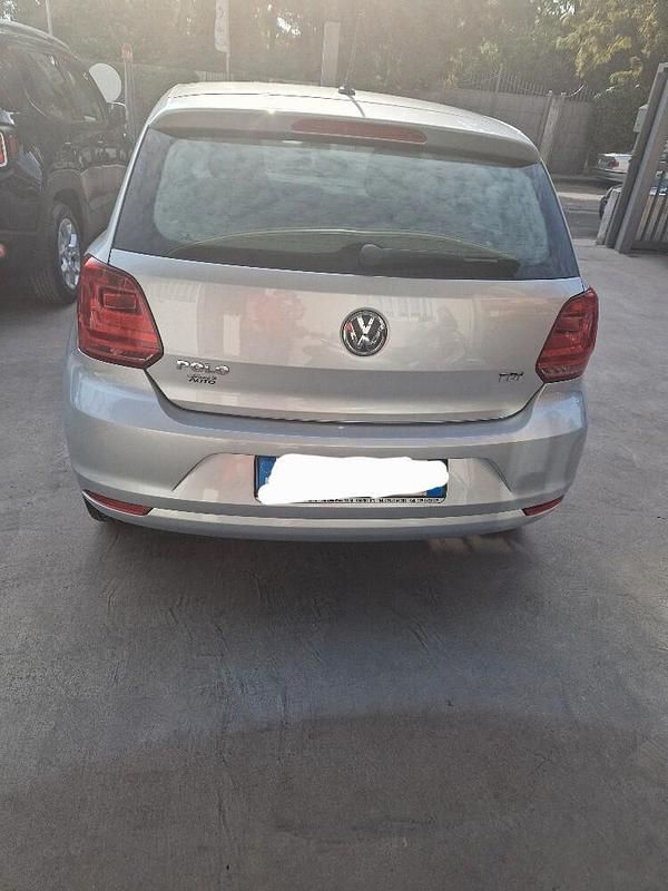 Usata VW Polo 75 CV (55 kW) 2015 Argento Berlina