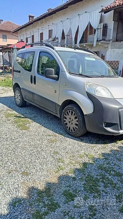 Usata Peugeot Bipper 68 CV (50 kW) 2010 Monovolume