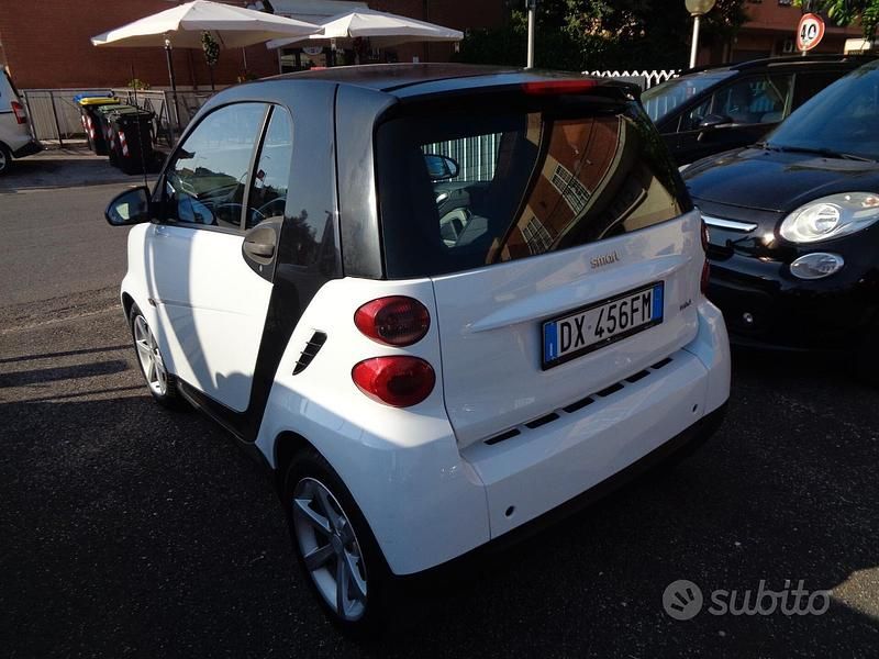 Usata Smart ForTwo Coupé Passion 71 CV (52 kW) 2009 Bianco Coupé