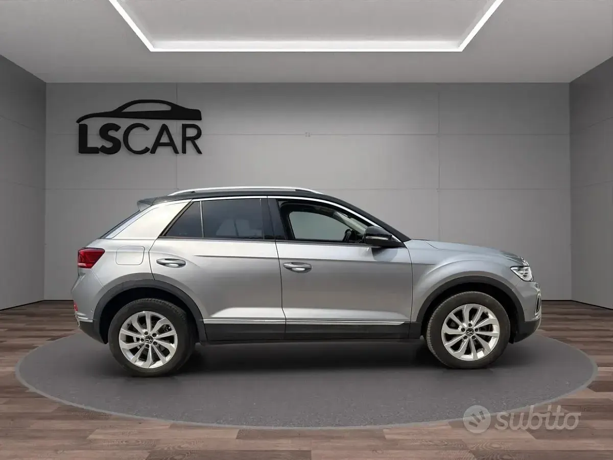 Usata VW T-Roc Style 110 CV (80 kW) 2023 Grigio SUV