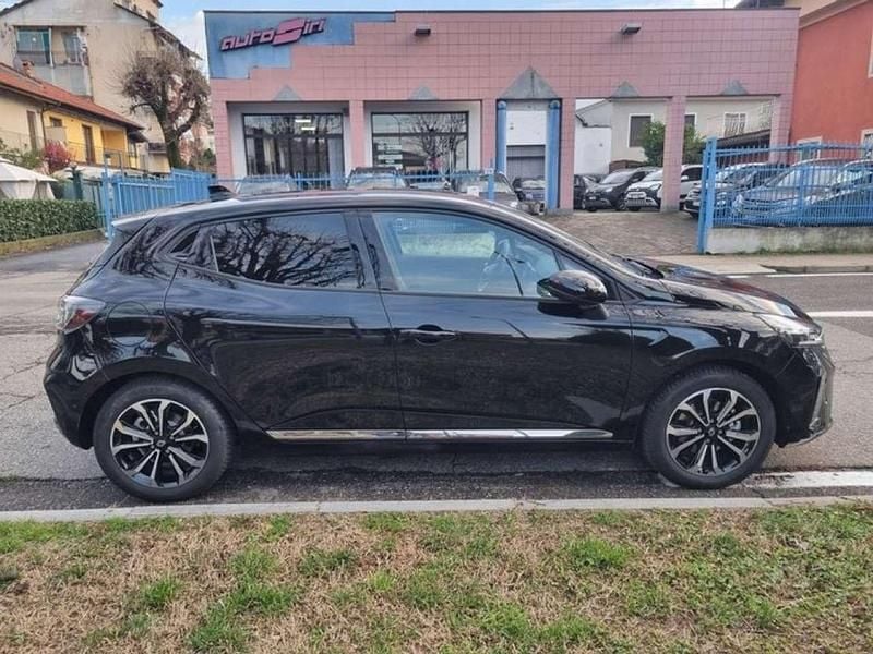 Nero Nuova 2025 Renault Clio V Techno Tre volumi | 21.000 € (Cara) - Immagine 1/4