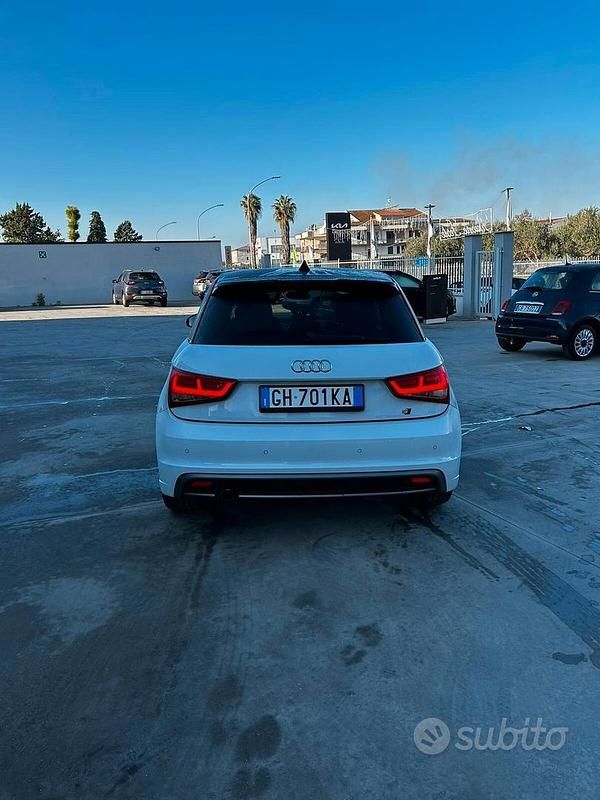 Usata Audi A1 Attraction 105 CV (77 kW) 2012 Bianco Utilitaria