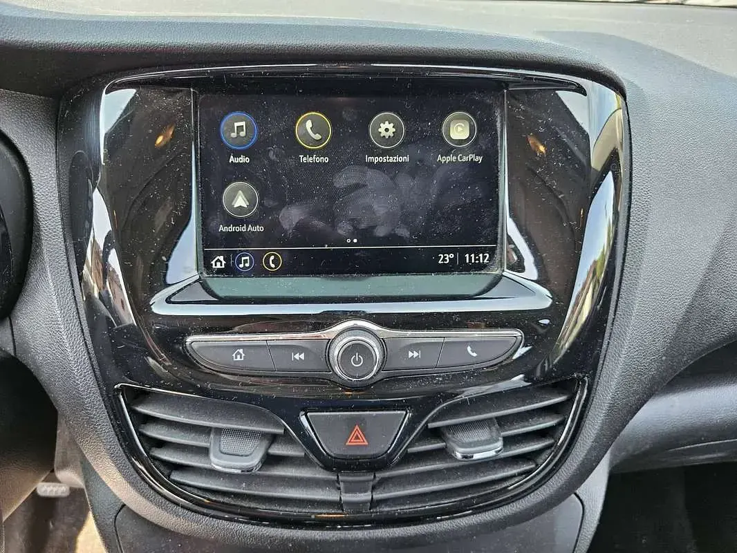 Usata Opel Karl Rocks 73 CV (53 kW) 2018 Argento Utilitaria