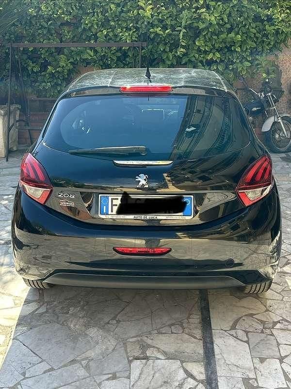 Usata Peugeot 208 Active 75 CV (55 kW) 2017 Nero Utilitaria