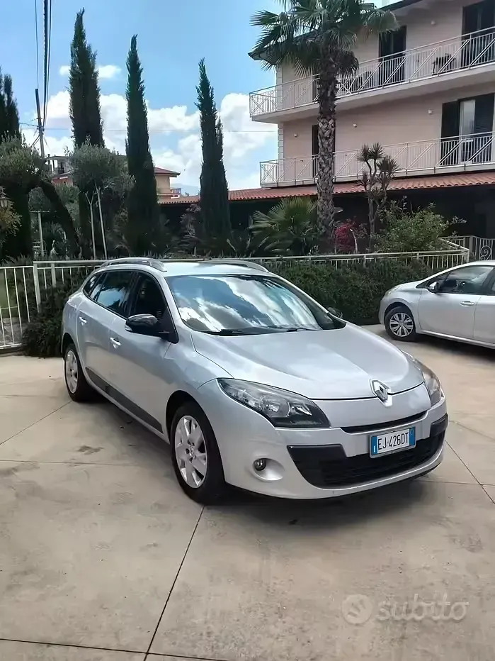 Usata Renault Mégane 110 CV (80 kW) 2011 Grigio Berlina