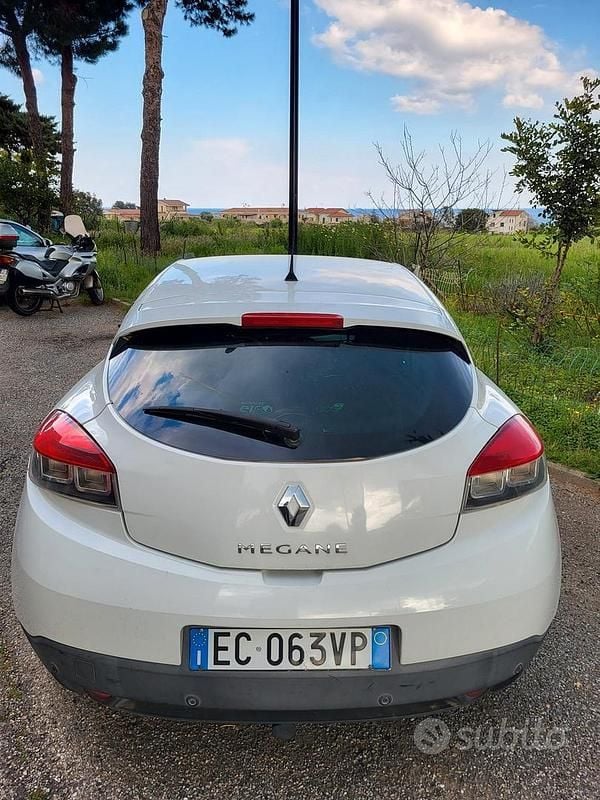 Usata Renault Mégane III 110 CV (80 kW) 2010 Bianco Utilitaria