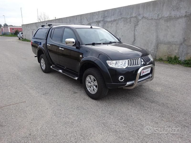 Usata Mitsubishi L 200 CV (147 kW) 2012 Nero SUV