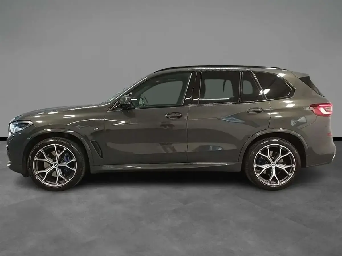 Usata BMW X5 M Sport 286 CV (210 kW) 2023 Dravit grey metallizzato SUV