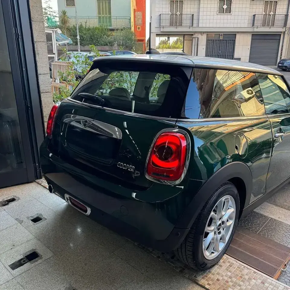 Usata Mini Cooper D Chili 116 CV (85 kW) 2014 Verde Utilitaria