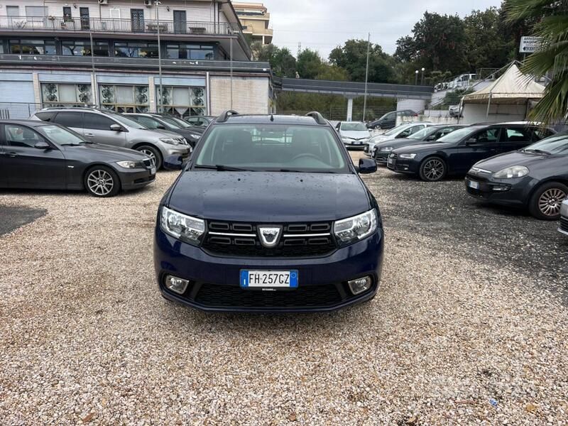 Blu Usata 2017 Dacia Logan MCV Lauréate Station wagon | 7999 € (Buon prezzo) - Immagine 1/4