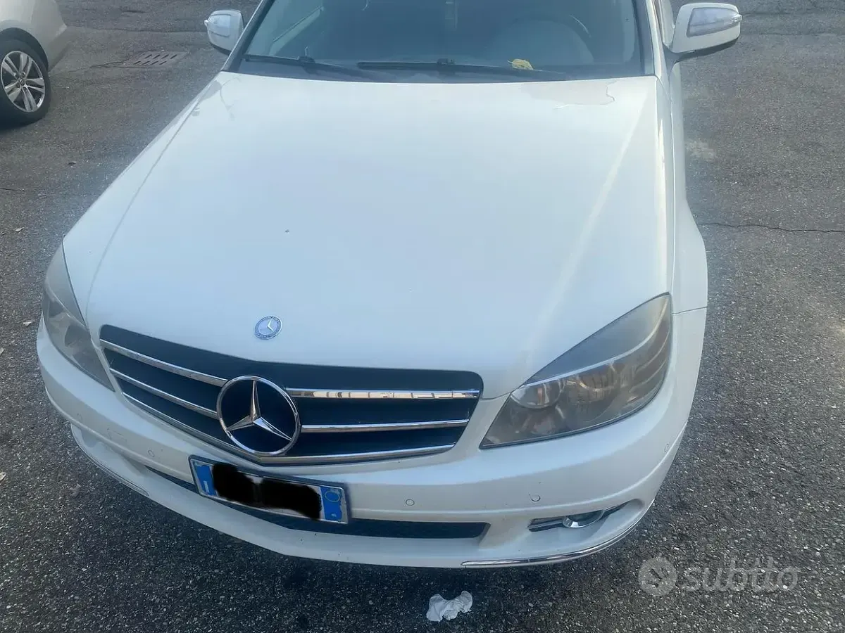 Usata Mercedes 220 2007 Bianco Berlina