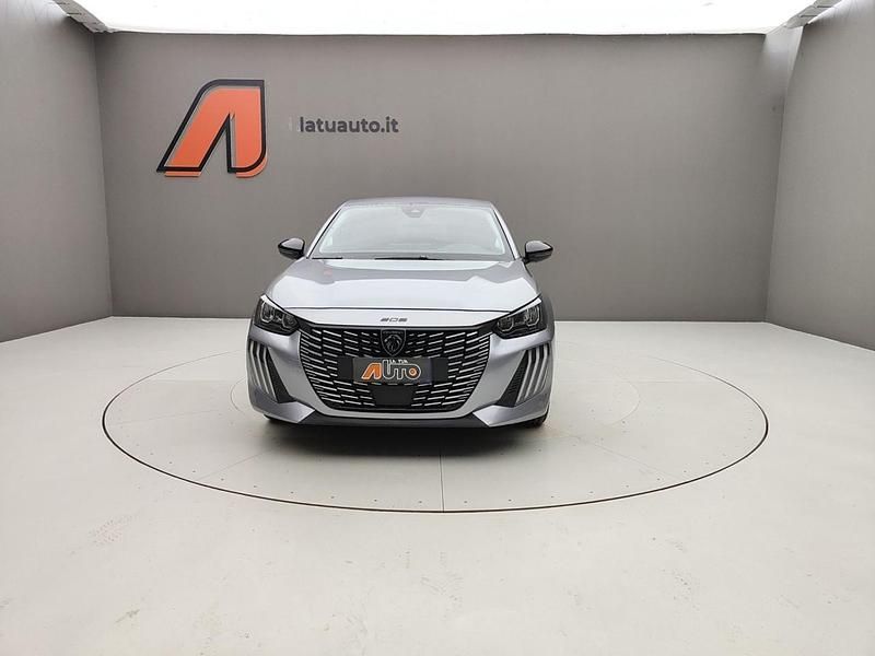 Usata Peugeot 208 Allure 101 CV (74 kW) 2025 Grigio Utilitaria