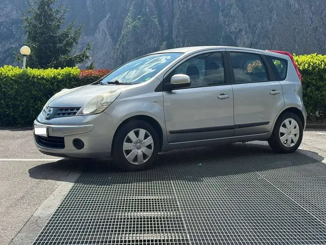 Usata Nissan Note Acenta 88 CV (64 kW) 2008 Argento Utilitaria