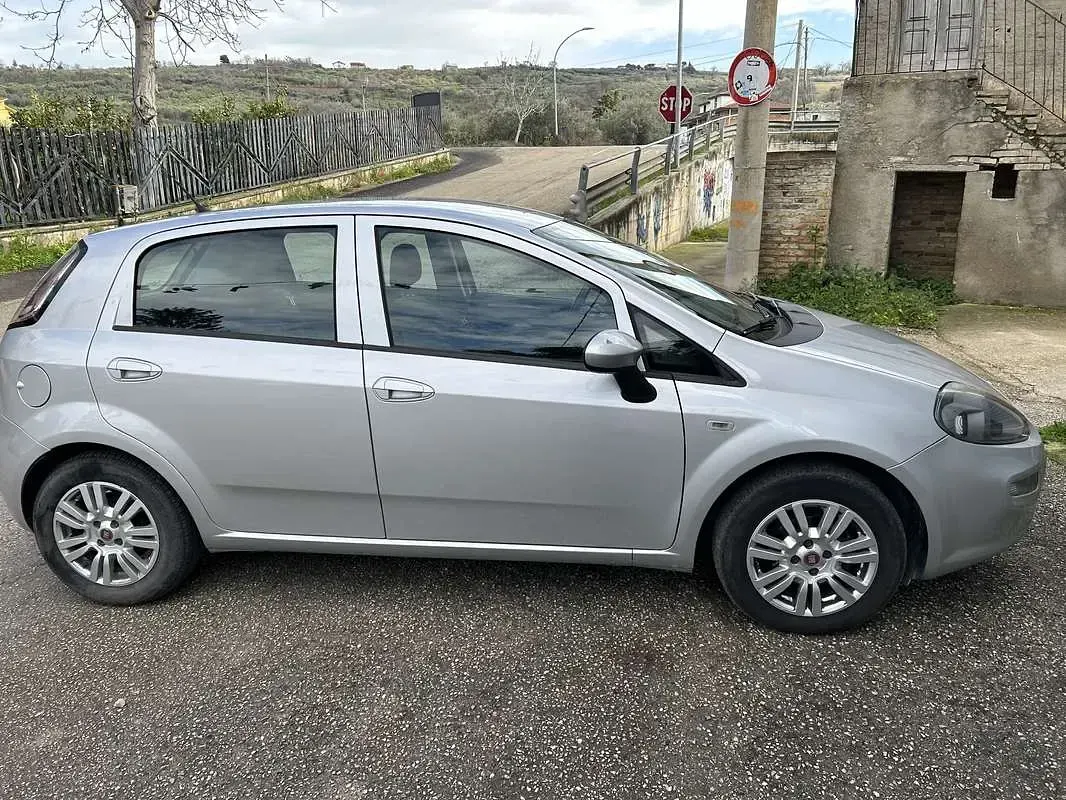 Usata Fiat Punto Evo Dynamic 86 CV (63 kW) 2015 Utilitaria