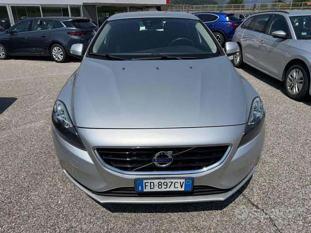 Usata Volvo V40 Business Edition 120 CV (88 kW) 2016 Grigio Berlina