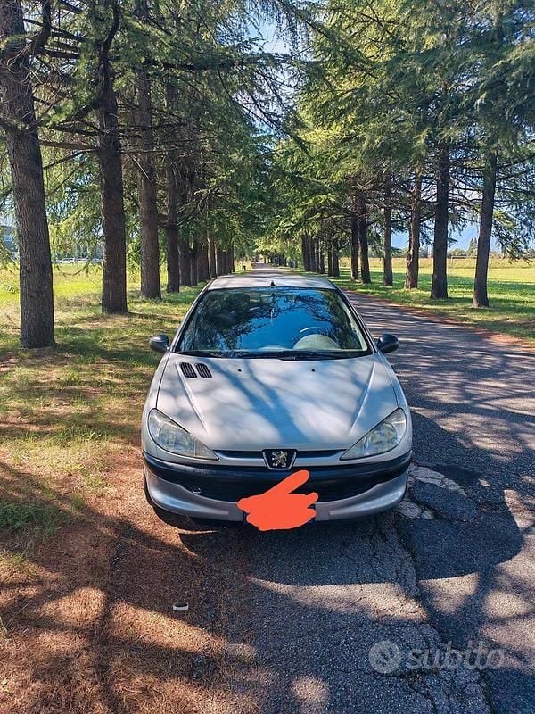 Usata Peugeot 206 60 CV (44 kW) 2000 Grigio Utilitaria