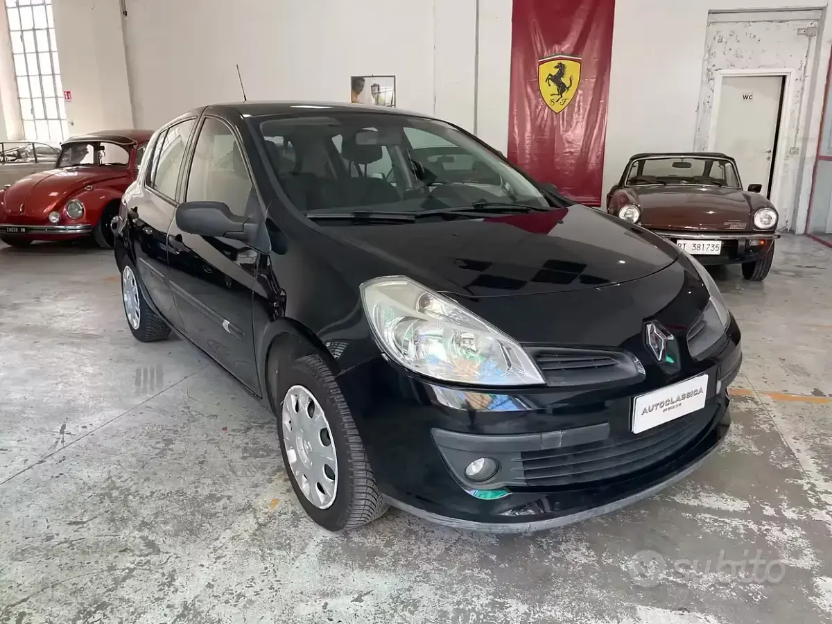 Usata Renault Clio II Dynamique 98 CV (72 kW) 2006 Nero Berlina