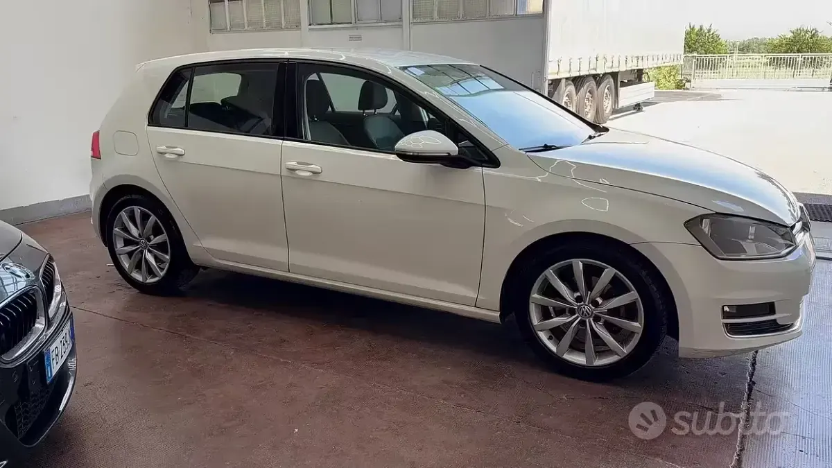 Usata VW Golf VII Highline 105 CV (77 kW) 2013 Bianco Station wagon