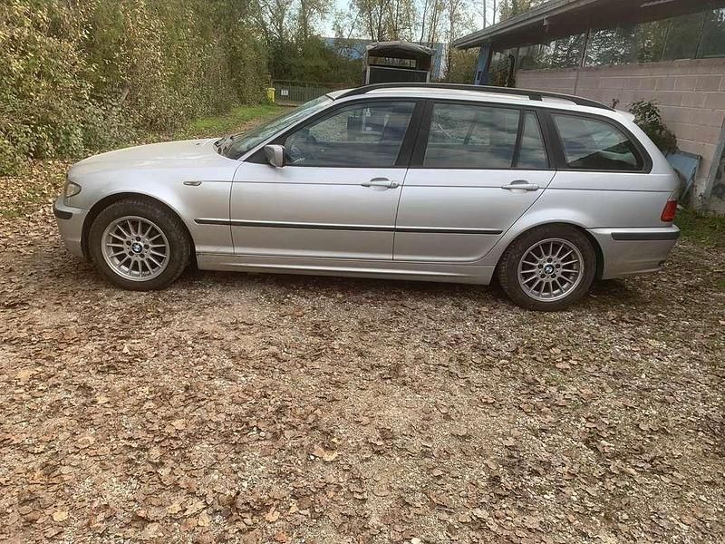 Usata BMW 318 143 CV (105 kW) 2002 Argento Station wagon