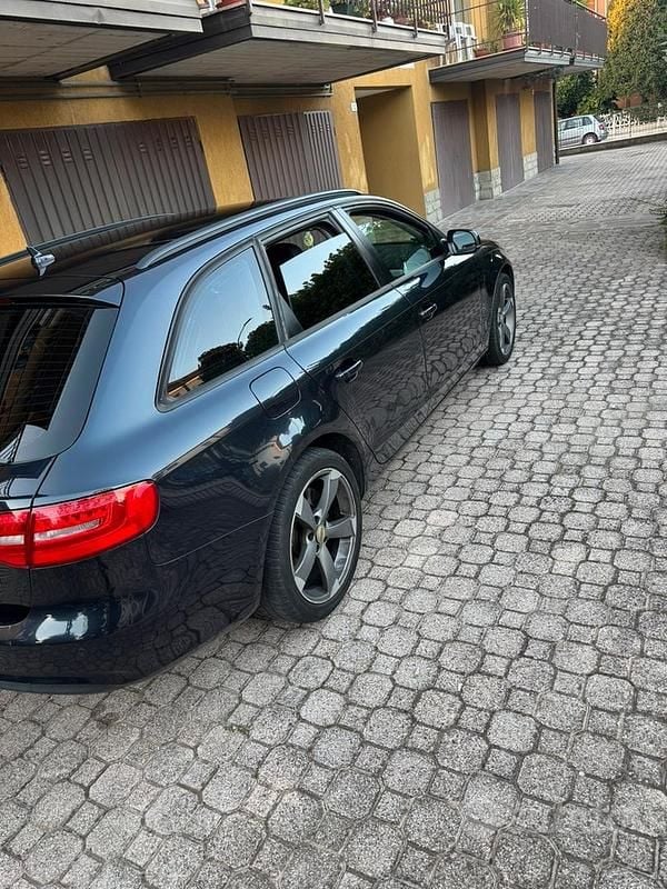 Usata Audi A4 140 CV (102 kW) 2013 Blu Station wagon