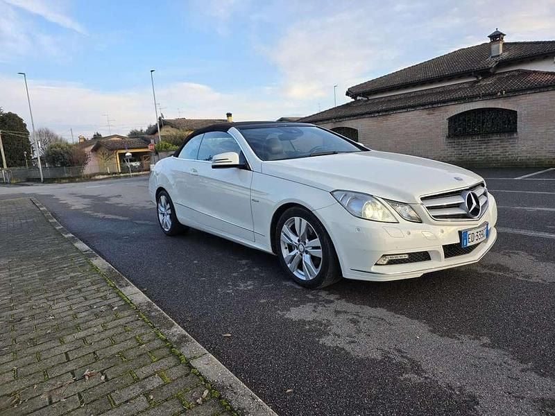 Usata Mercedes E220 Avantgarde 170 CV (125 kW) 2010 Bianco Cabrio