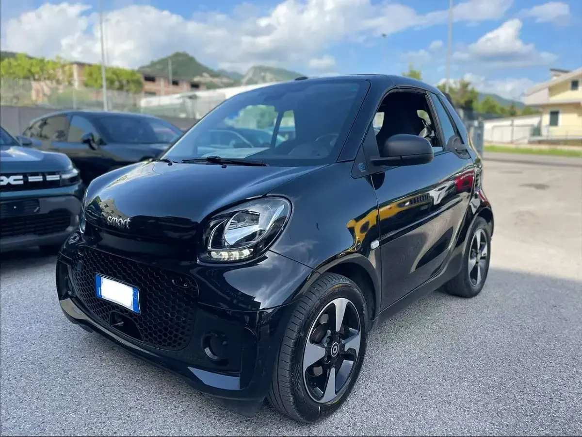 Usata Smart ForTwo Electric Drive Passion 41 kW (56 CV) 2021 Nero Cabrio