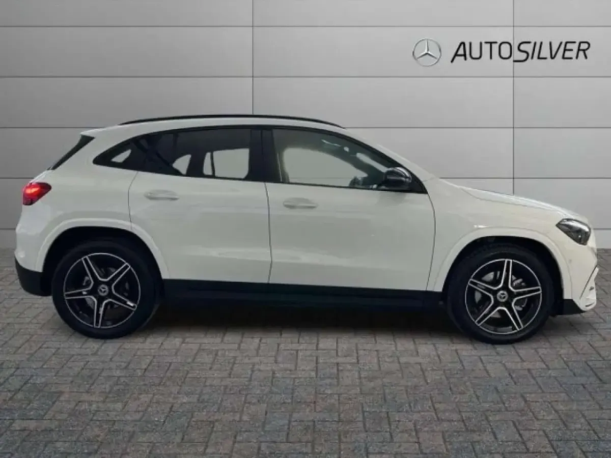 Nuova Mercedes GLA200 150 CV (110 kW) 2026 Bianco / pastello SUV