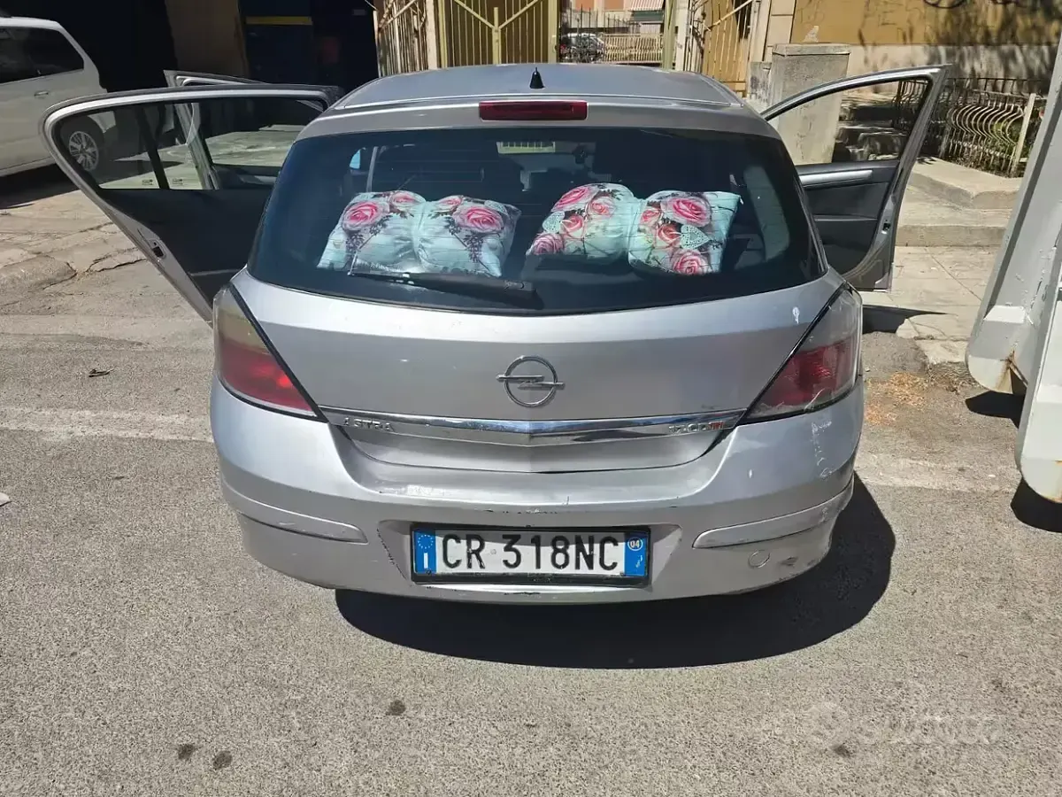 Usata Opel Astra 101 CV (74 kW) 2004 Grigio Berlina