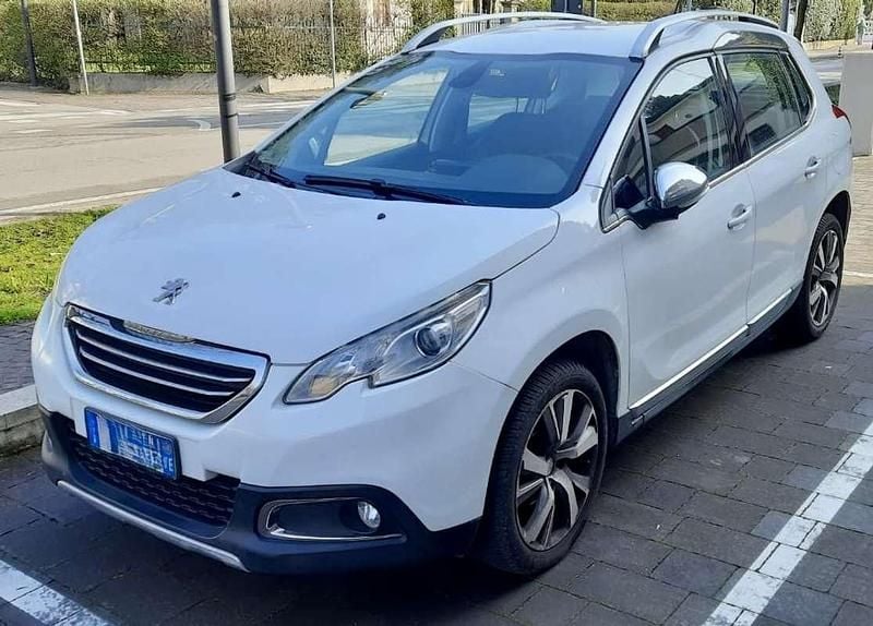 Usata Peugeot 2008 Allure 92 CV (67 kW) 2014 Bianco SUV