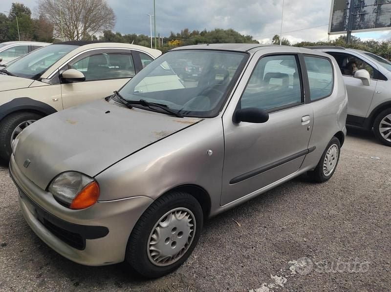 Usata Fiat 600 54 CV (39 kW) 2000 Grigio
