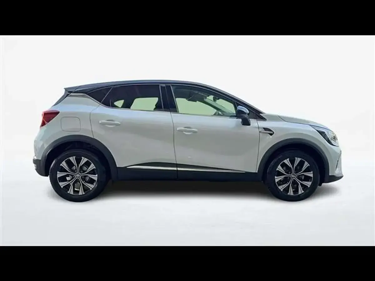 Usata Renault Captur Techno 101 CV (74 kW) 2023 Bianco SUV