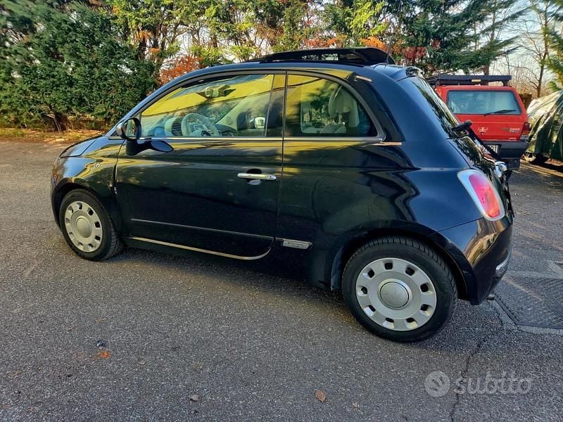 Nero Usata 2010 Fiat 500 Due volumi | 3200 € - Immagine 1/4