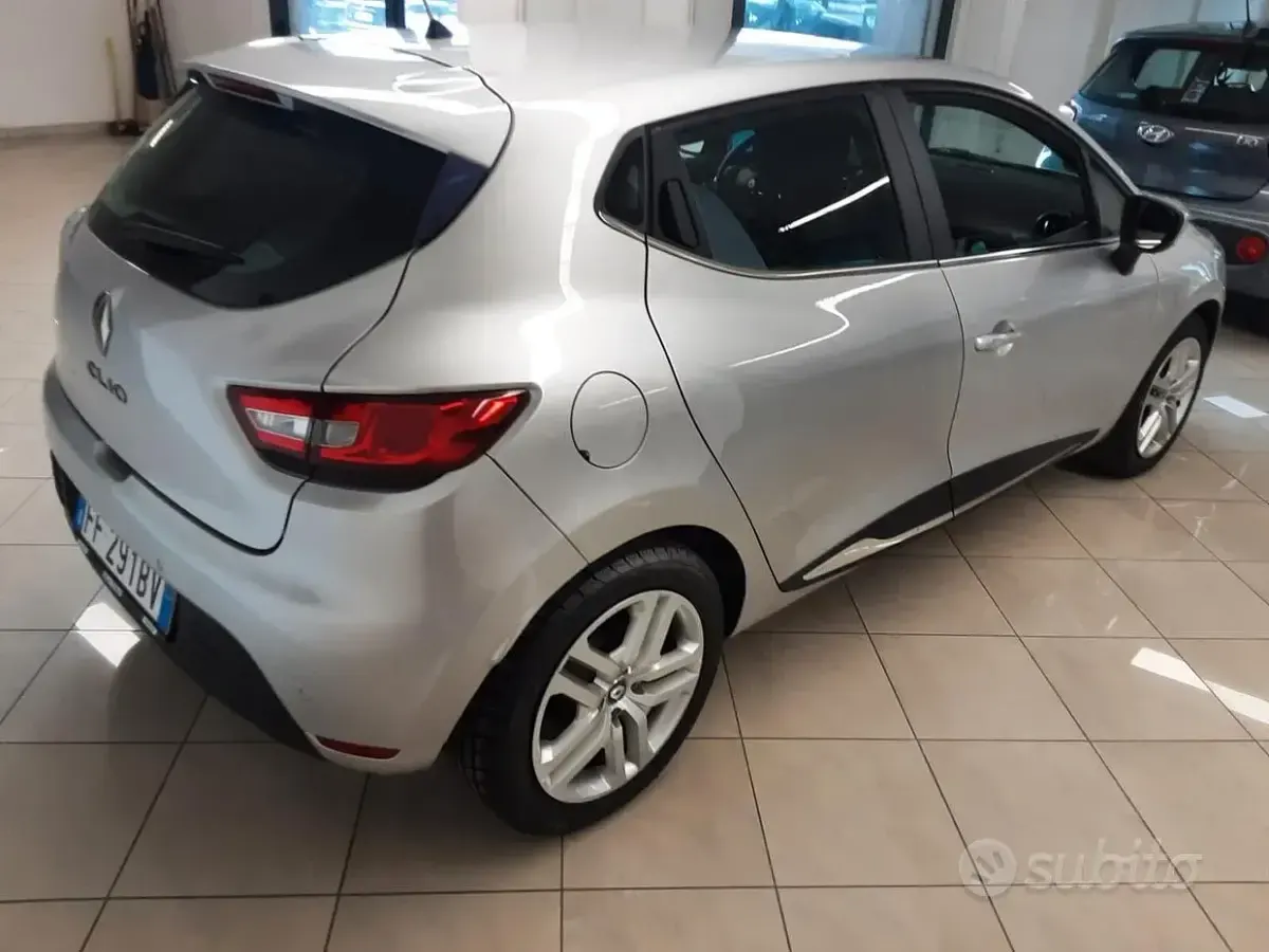 Usata Renault Clio IV Life 73 CV (53 kW) 2016 Grigio Berlina