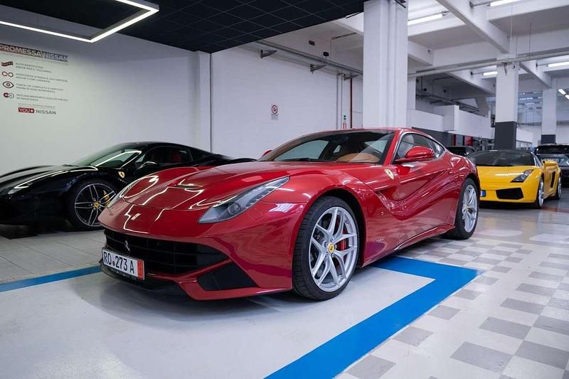 Rosso Usata 2013 Ferrari F12 Coupé | 250.000 € - Immagine 1/4
