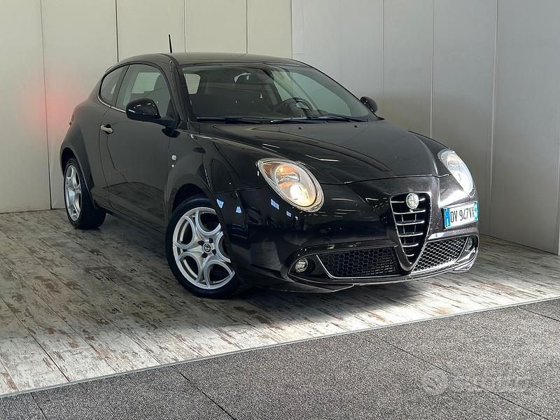 Nero Usata 2010 Alfa Romeo MiTo Distinctive Due volumi | 3800 € (Ottimo prezzo) - Immagine 1/4