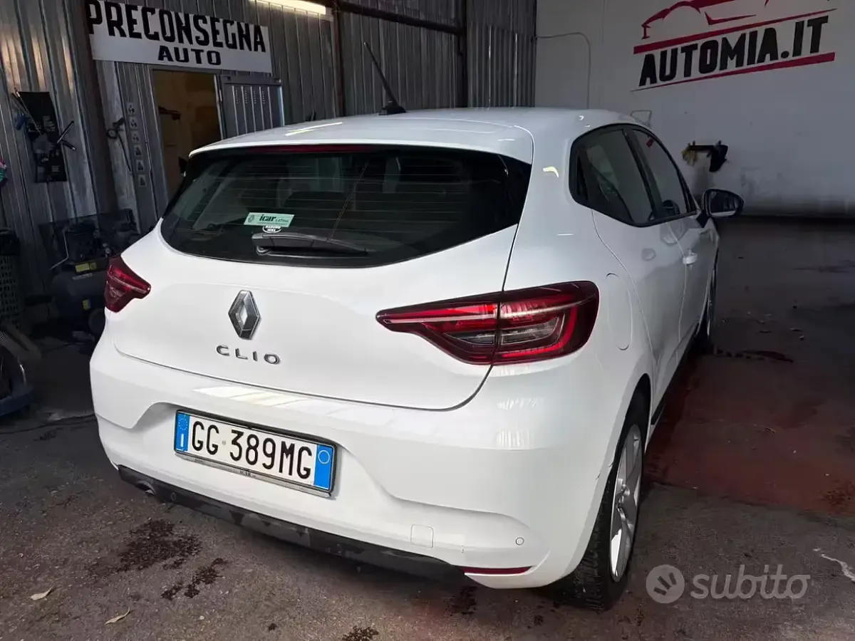 Usata Renault Clio V Zen 101 CV (74 kW) 2022 Bianco Berlina