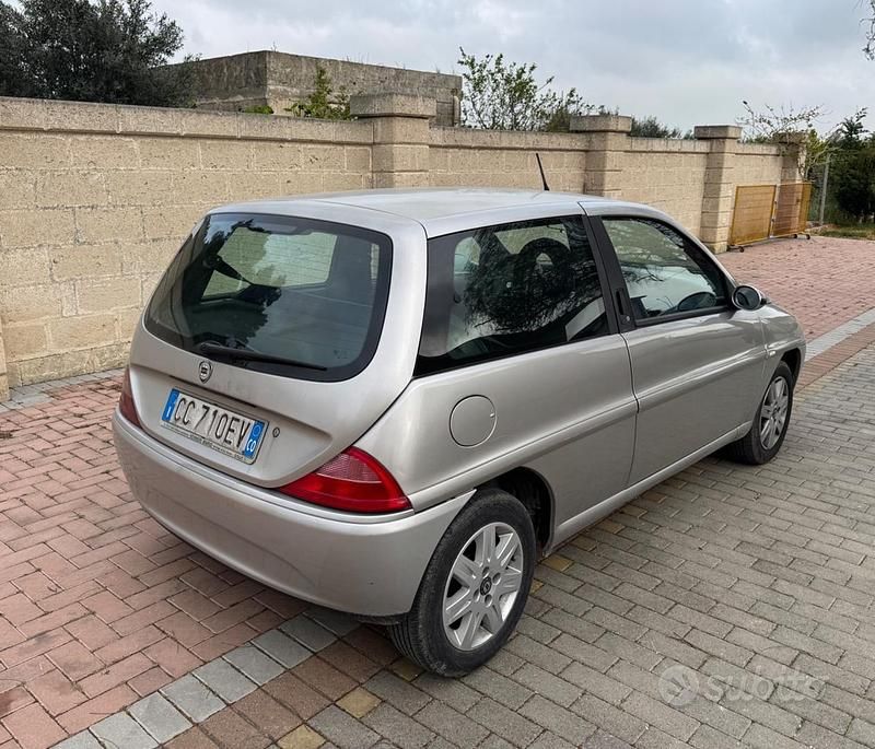 Usata Lancia Ypsilon 2002 Grigio Utilitaria