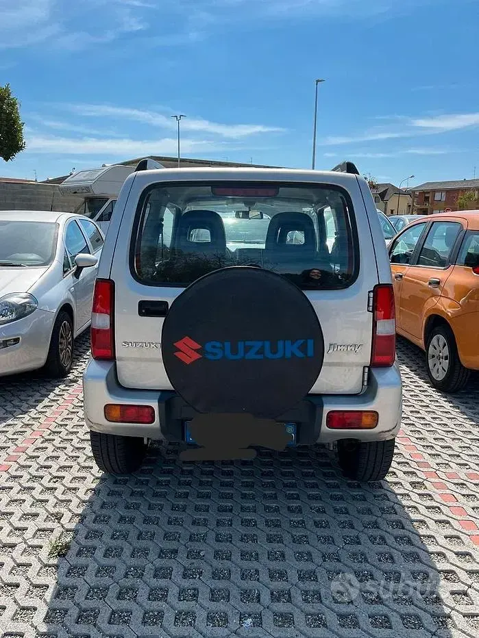 Usata Suzuki Jimny 80 CV (58 kW) 2005 Grigio SUV
