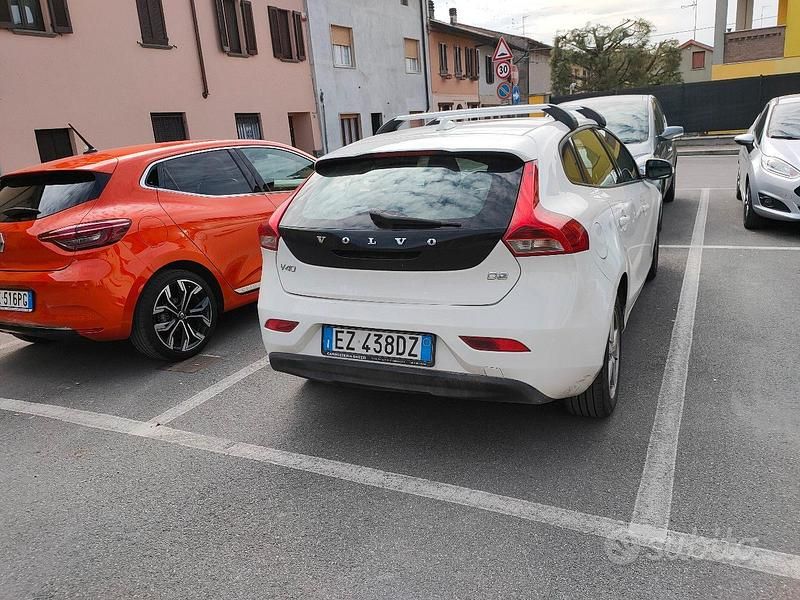 Usata Volvo V40 2015 Bianco Utilitaria