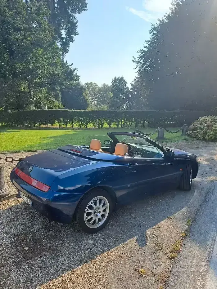 Usata Alfa Romeo Spider 150 CV (110 kW) 2002 Blu/azzurro Cabrio
