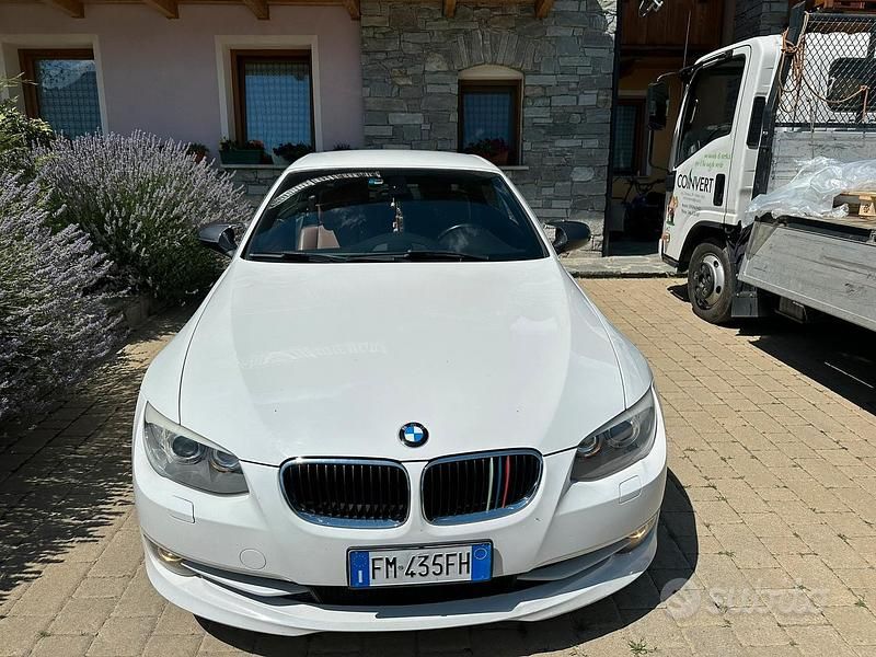 Bianco Usata 2011 BMW 320 Cabriolet Cabrio | 12.000 € (Molto cara) - Immagine 1/4