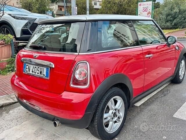 Usata Mini ONE 75 CV (55 kW) 2013 Rosso Utilitaria