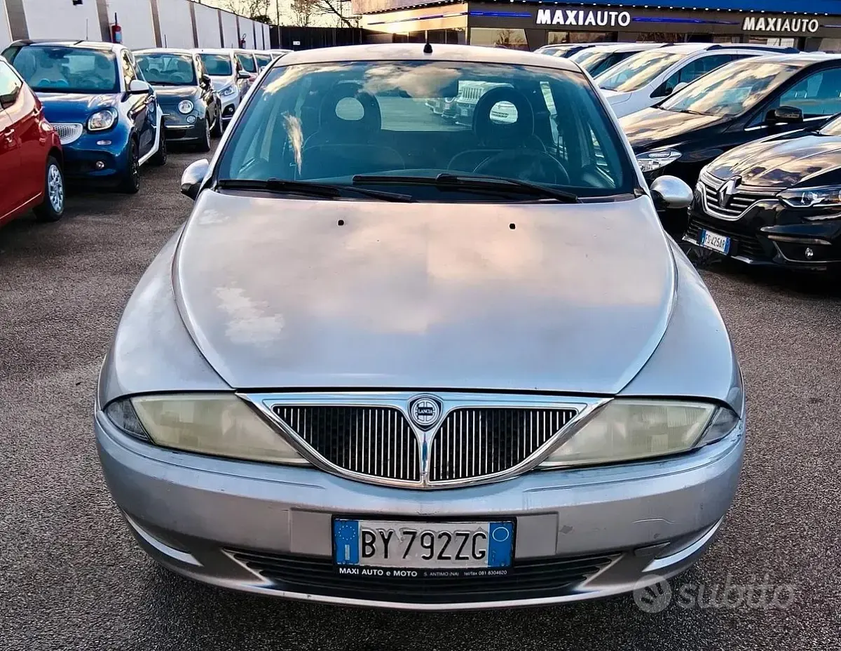 Begagnad Lancia Ypsilon 80 HK (58 kW) 2002 Grå Halvkombi