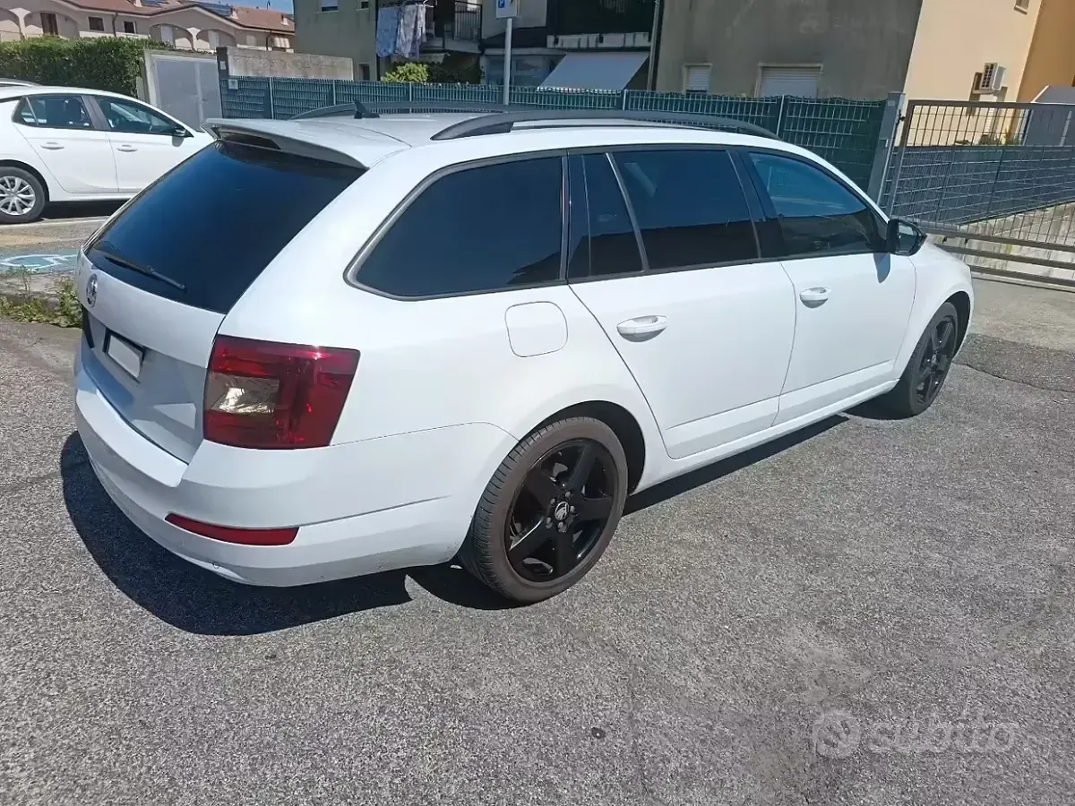 Usata Skoda Octavia 110 CV (80 kW) 2016 Bianco Station wagon