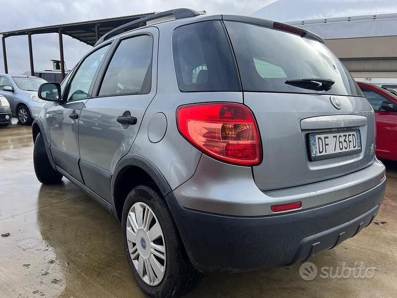 Usata Fiat Sedici Dynamic 120 CV (88 kW) 2006 Marrone SUV