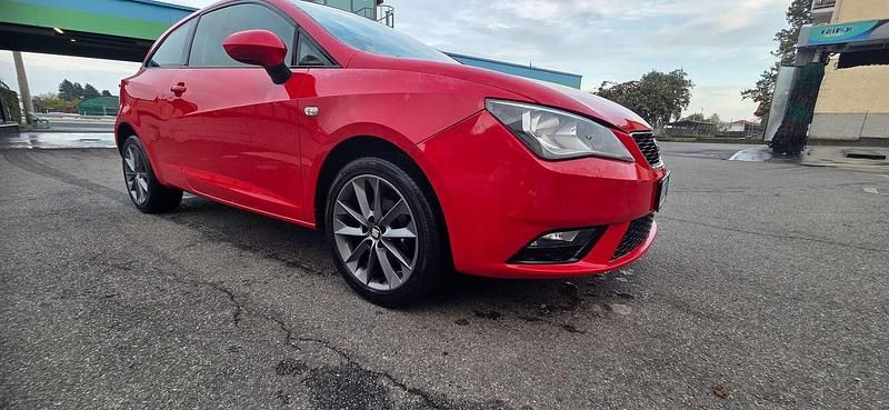 Usata Seat Ibiza SC 69 CV (50 kW) 2015 Rosso Utilitaria