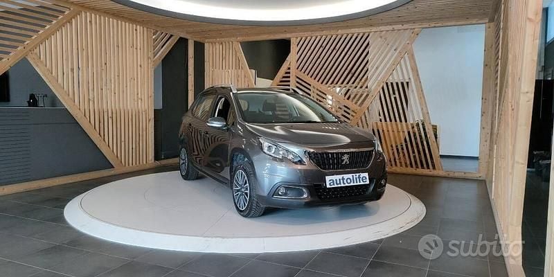 Usata Peugeot 2008 Active 100 CV (73 kW) 2018 SUV