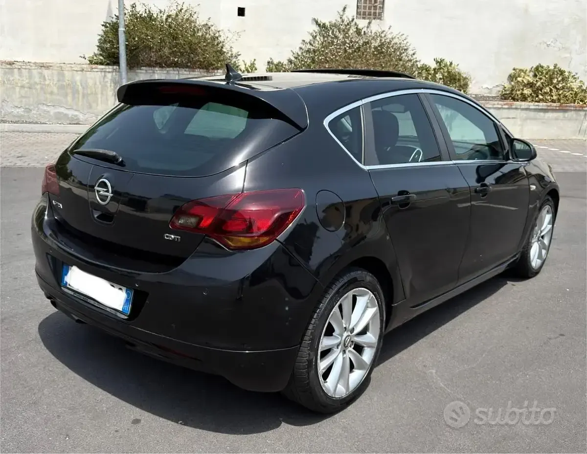 Usata Opel Astra Sport 160 CV (117 kW) 2010 Nero Berlina